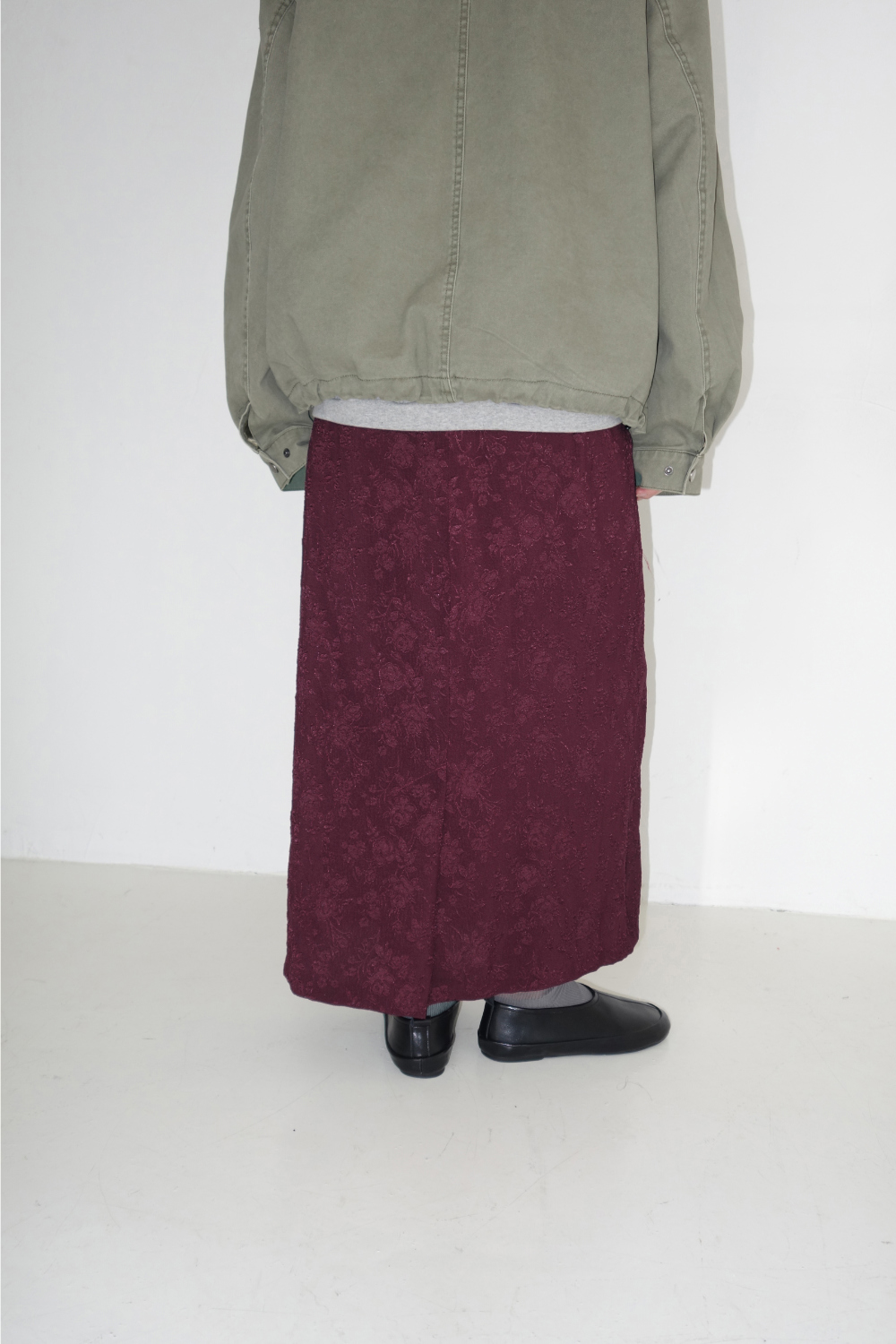 롱 스커트 모델 착용 이미지-S2L15