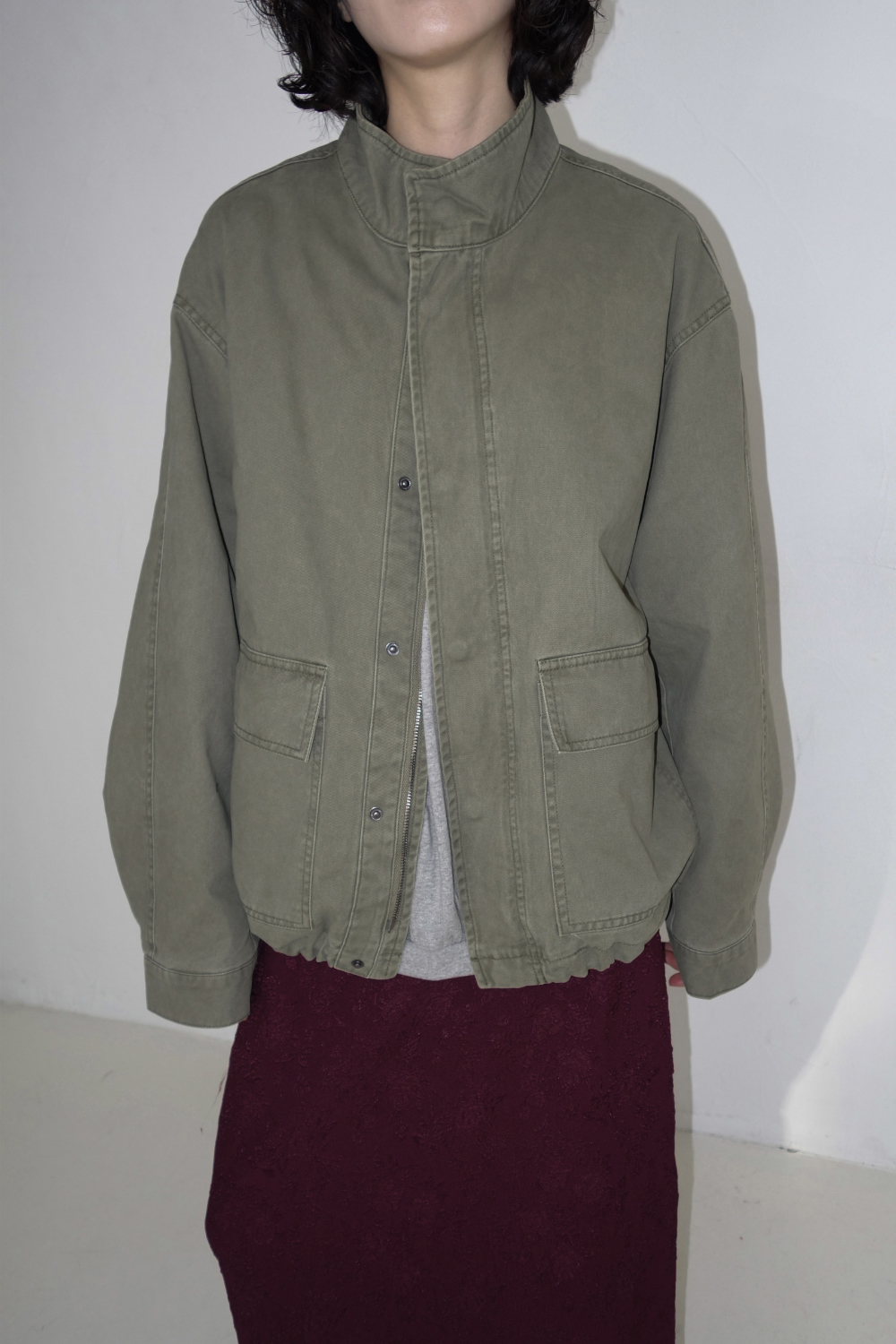 롱 스커트 모델 착용 이미지-S2L21