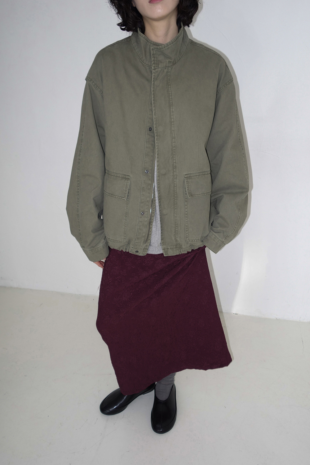 롱 스커트 모델 착용 이미지-S2L14