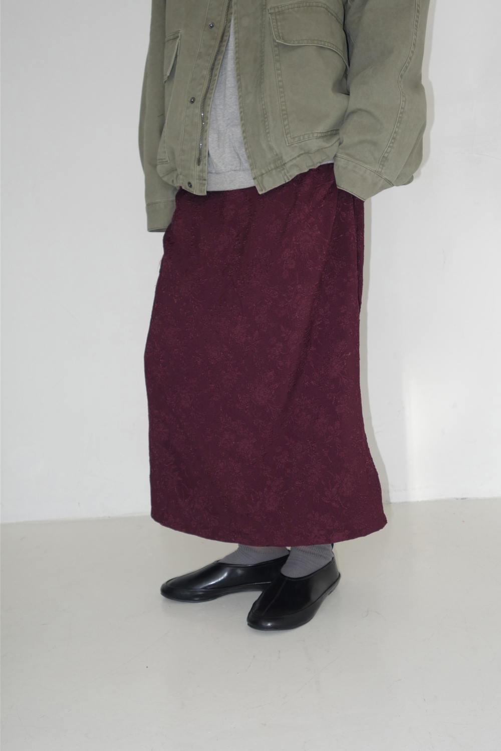 롱 스커트 모델 착용 이미지-S2L2