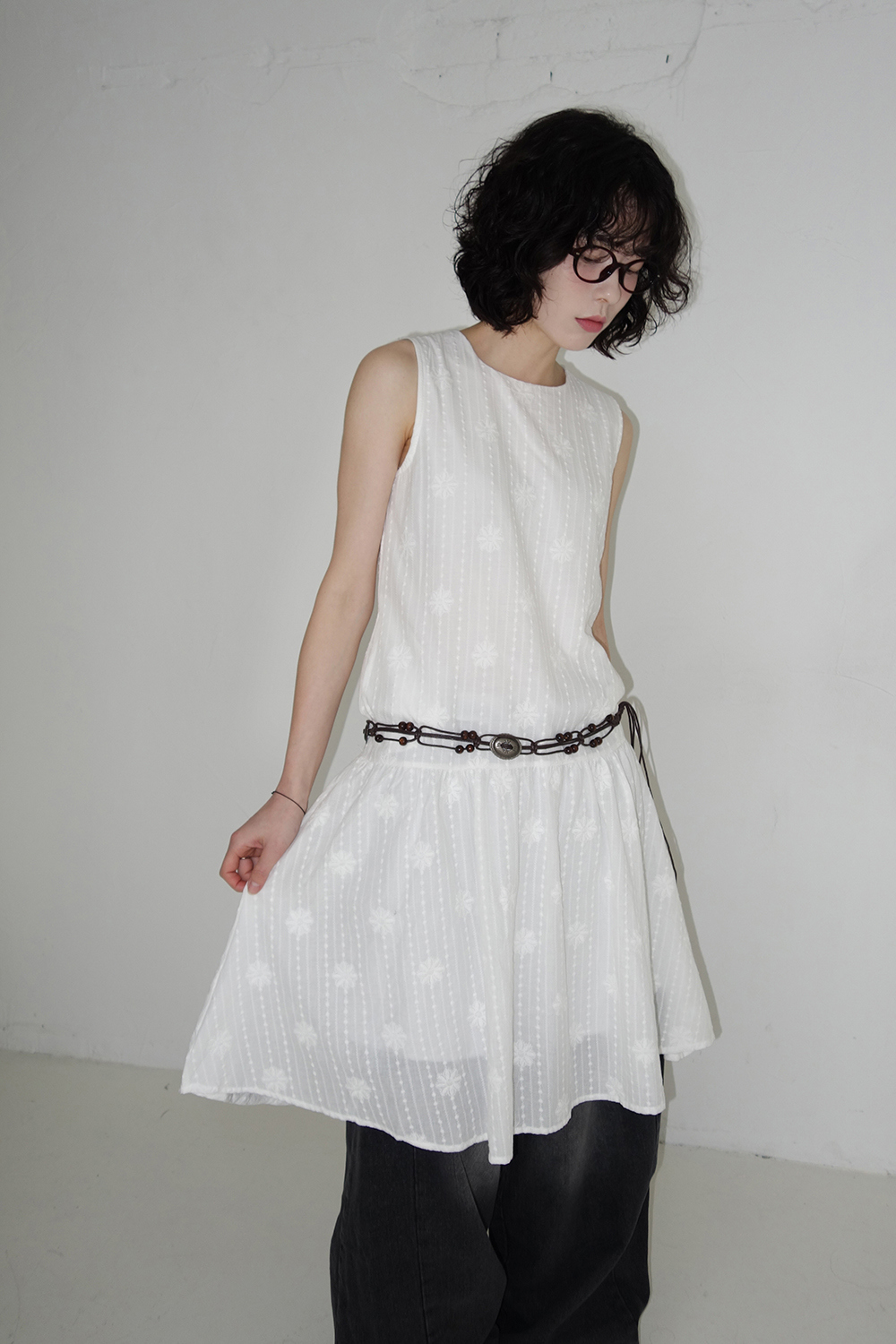 드레스 모델 착용 이미지-S1L4