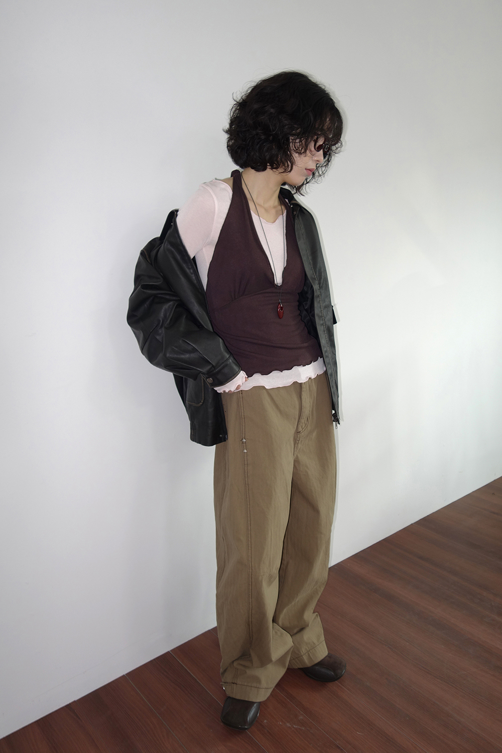 긴팔 티셔츠 모델 착용 이미지-S1L27