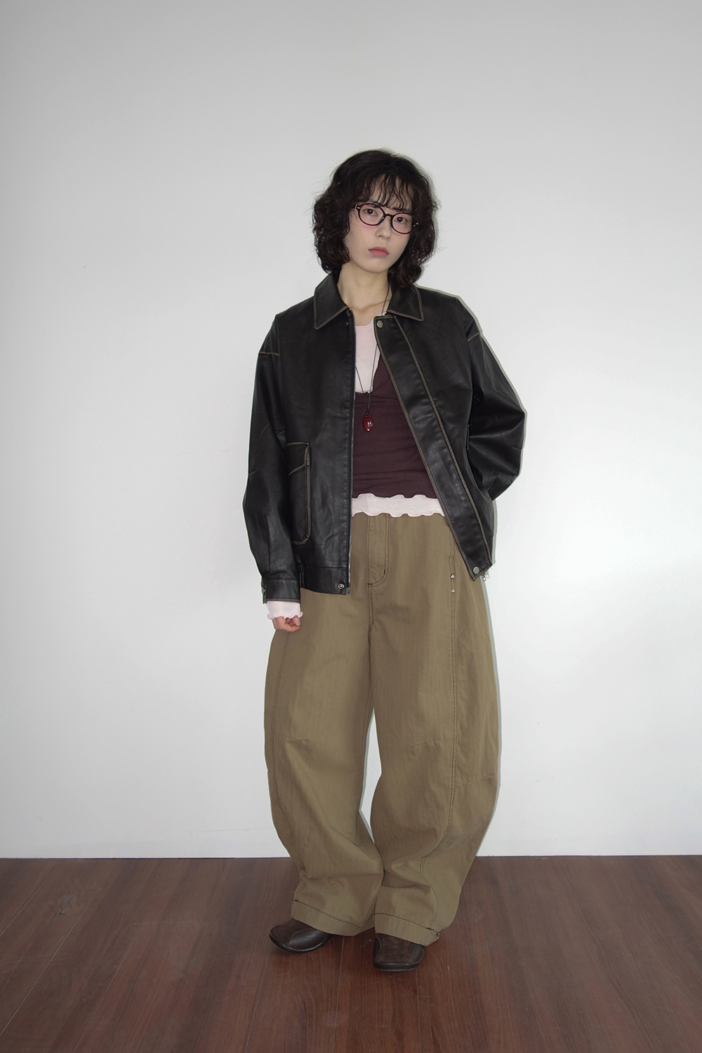 긴팔 티셔츠 모델 착용 이미지-S1L24