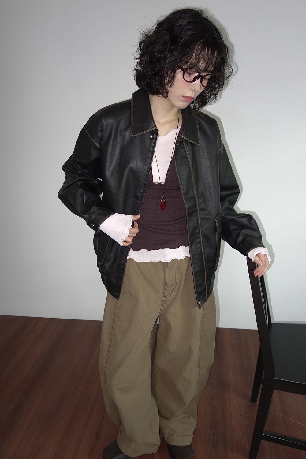 긴팔 티셔츠 모델 착용 이미지-S1L28