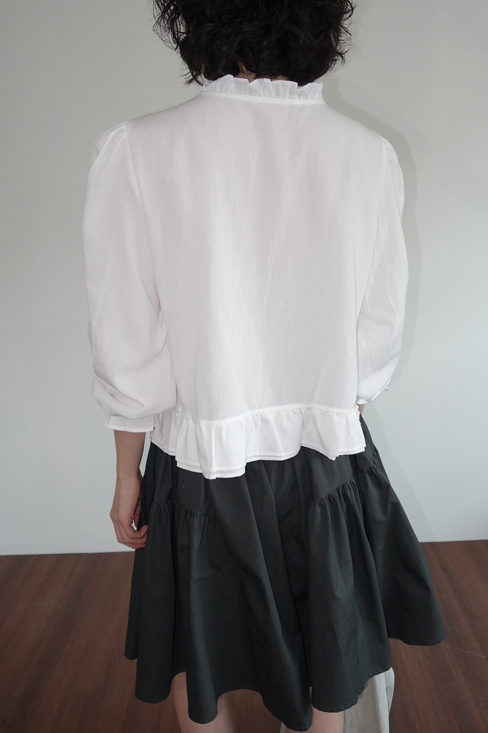 드레스 모델 착용 이미지-S1L12