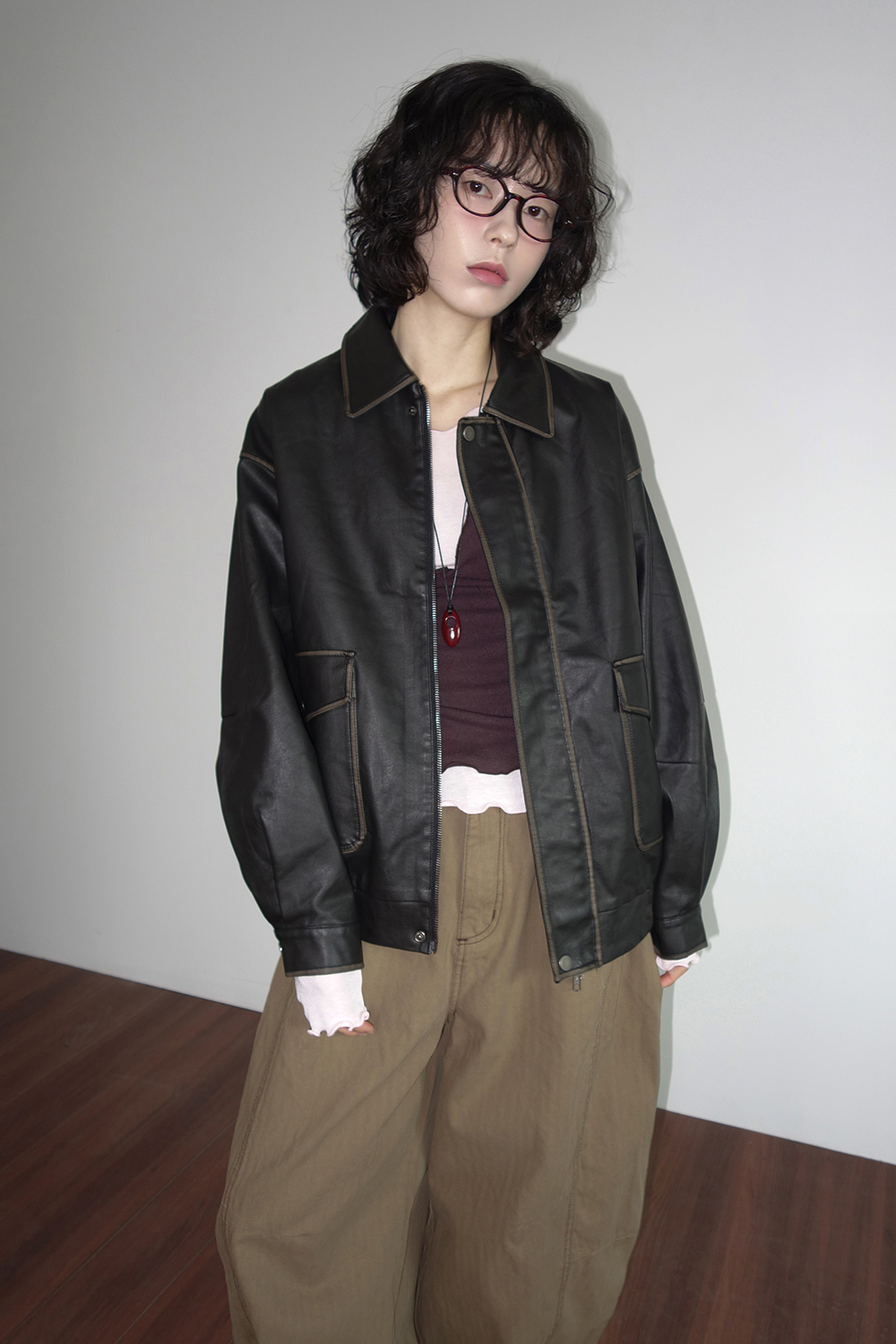 긴팔 티셔츠 모델 착용 이미지-S1L31