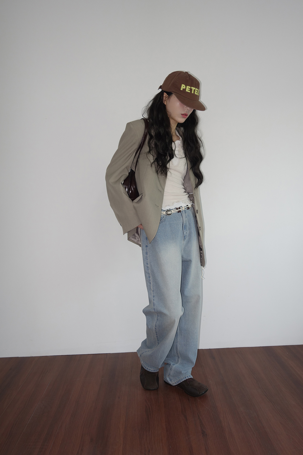 긴팔 티셔츠 모델 착용 이미지-S2L27