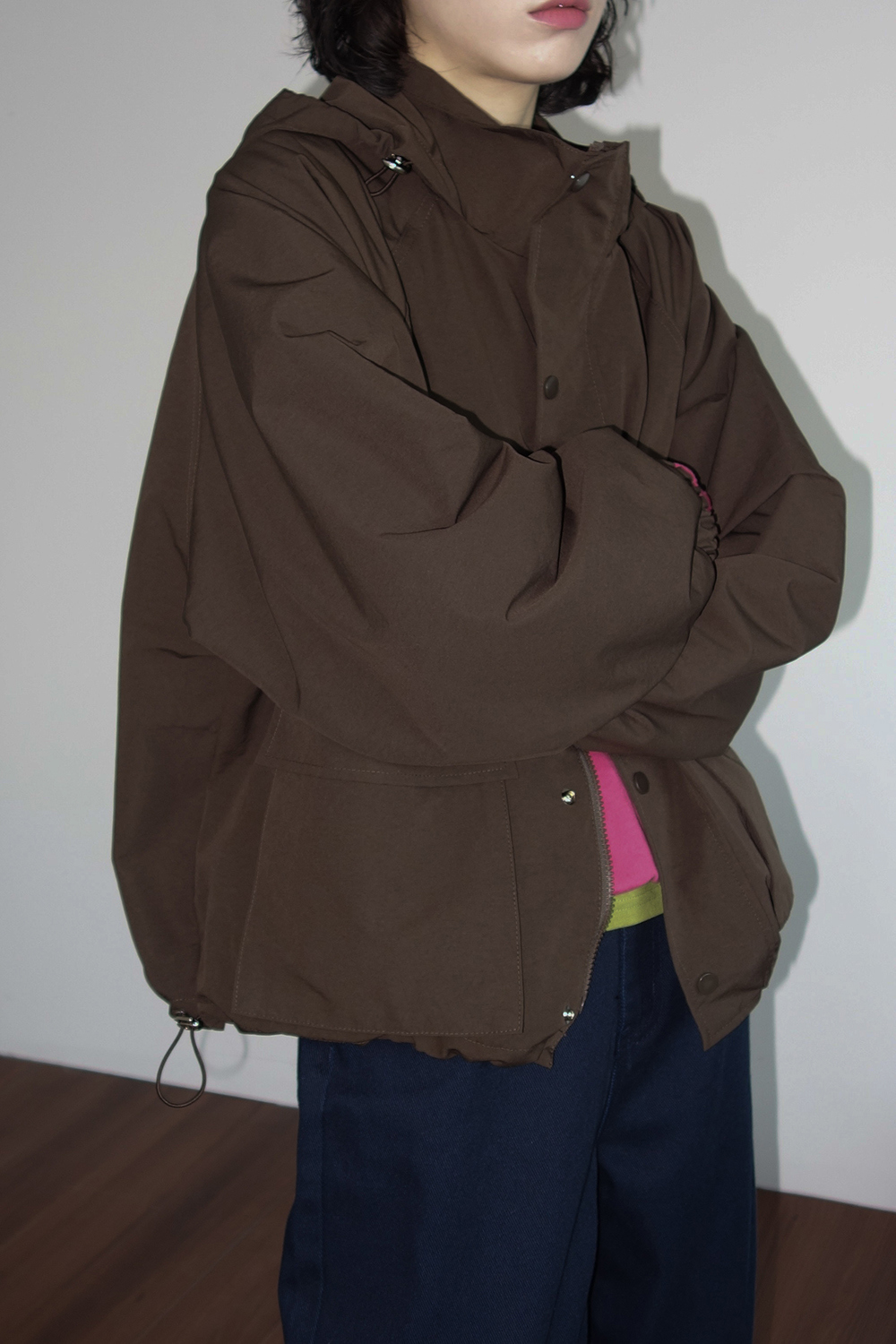 재킷 모델 착용 이미지-S1L7