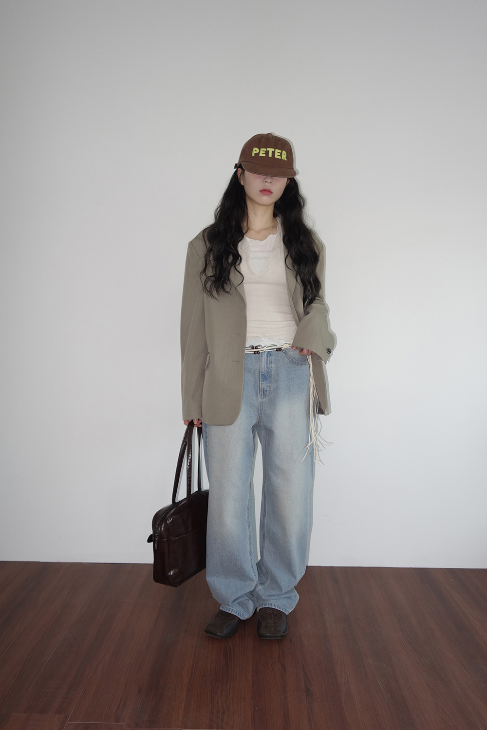 긴팔 티셔츠 모델 착용 이미지-S2L26