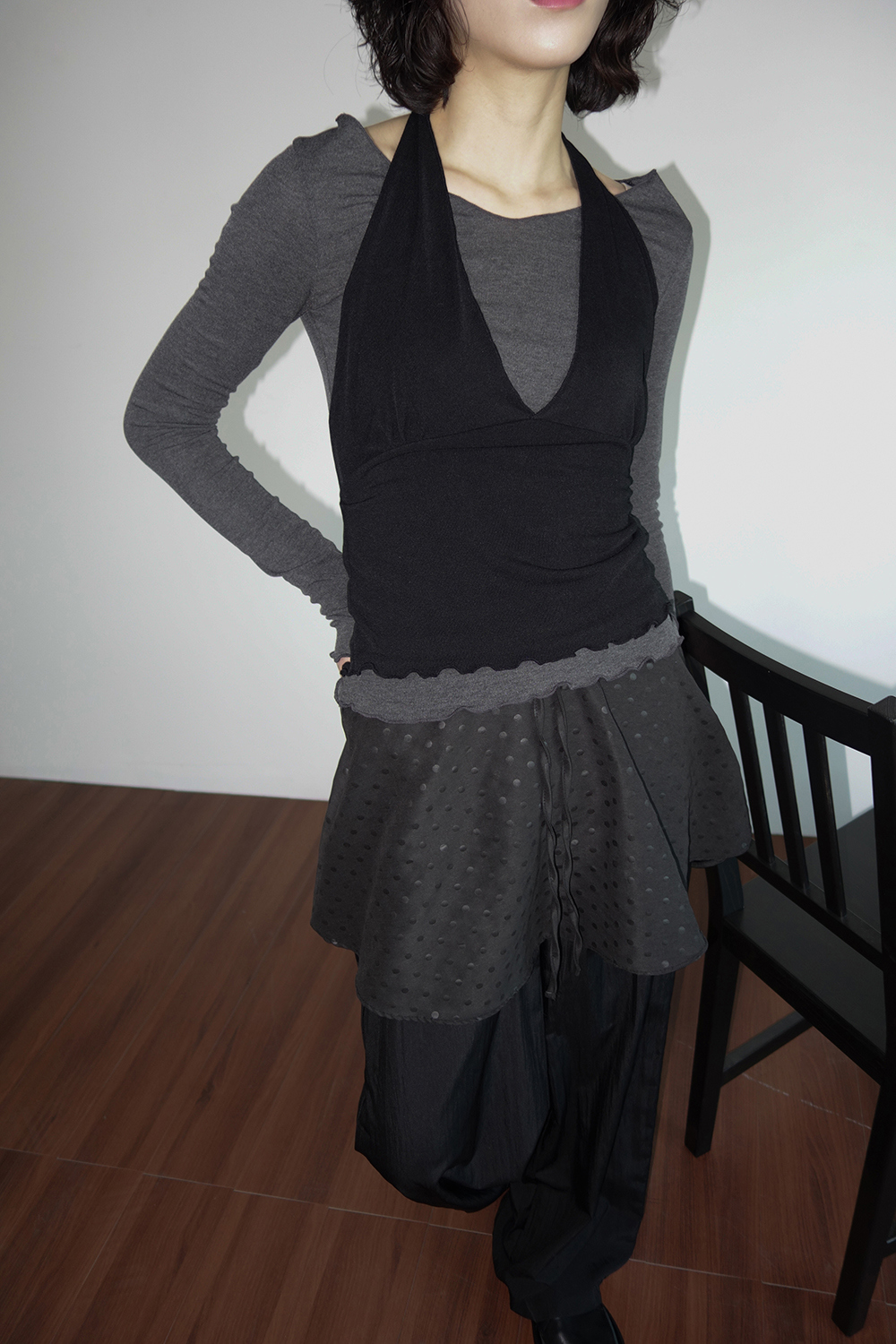 긴팔 티셔츠 모델 착용 이미지-S3L3