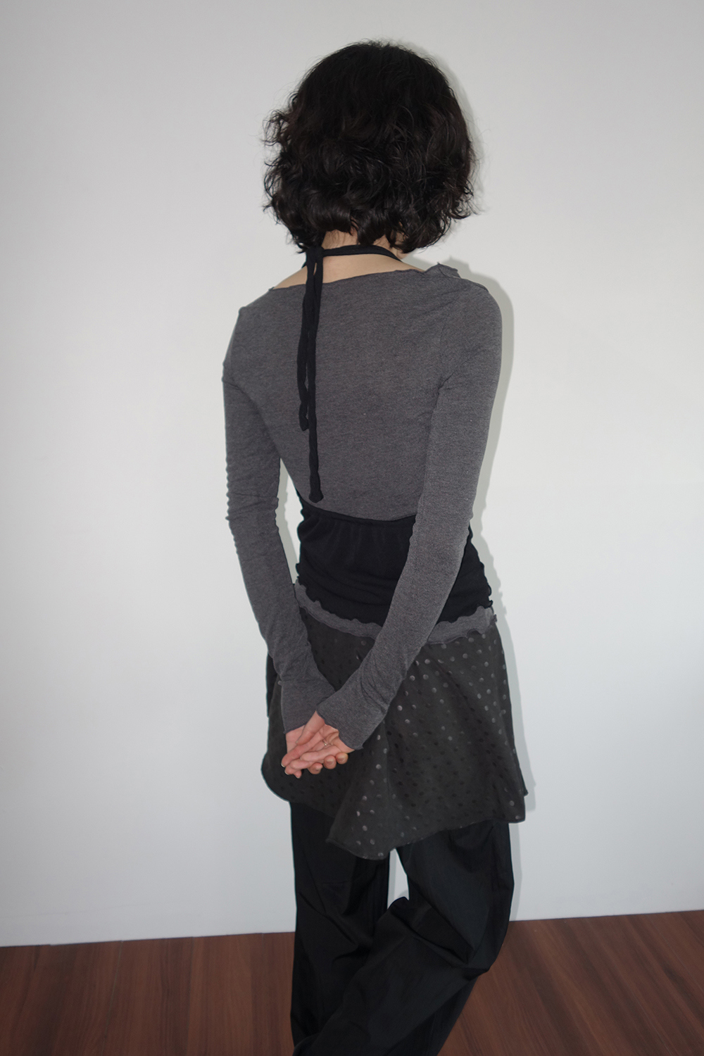 긴팔 티셔츠 모델 착용 이미지-S3L8