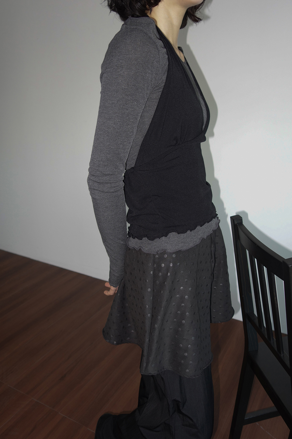 긴팔 티셔츠 모델 착용 이미지-S3L4