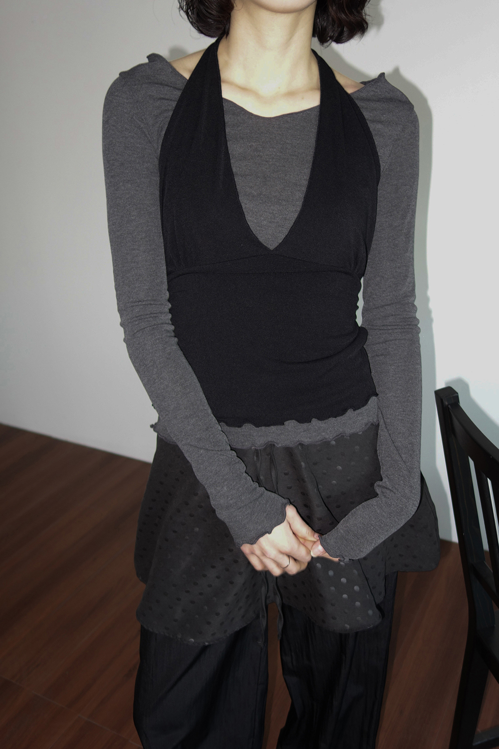 긴팔 티셔츠 모델 착용 이미지-S3L5