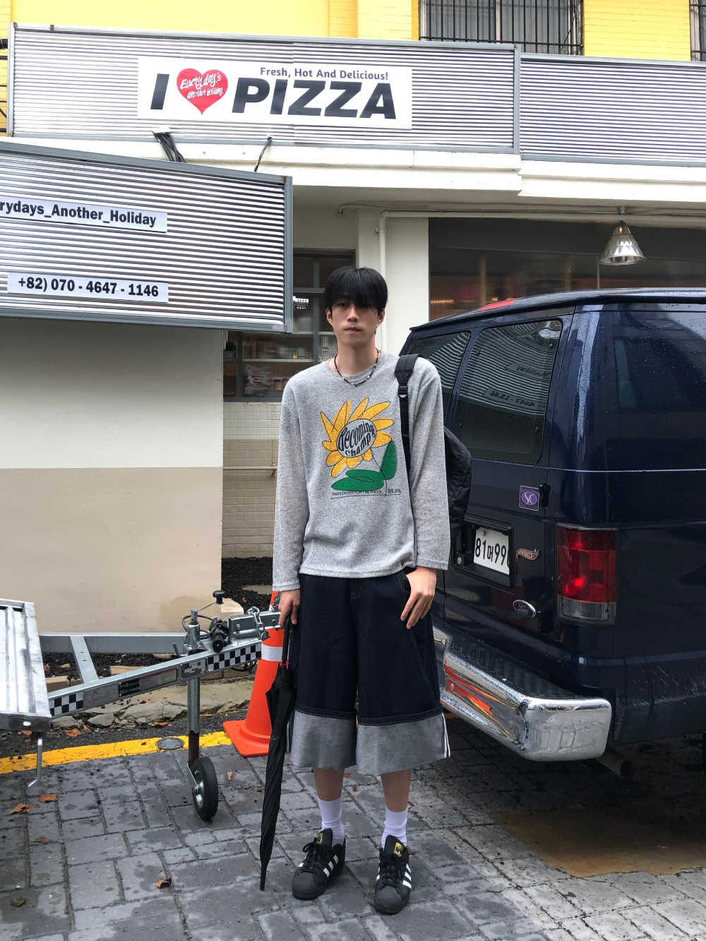 반바지 모델 착용 이미지-S2L12