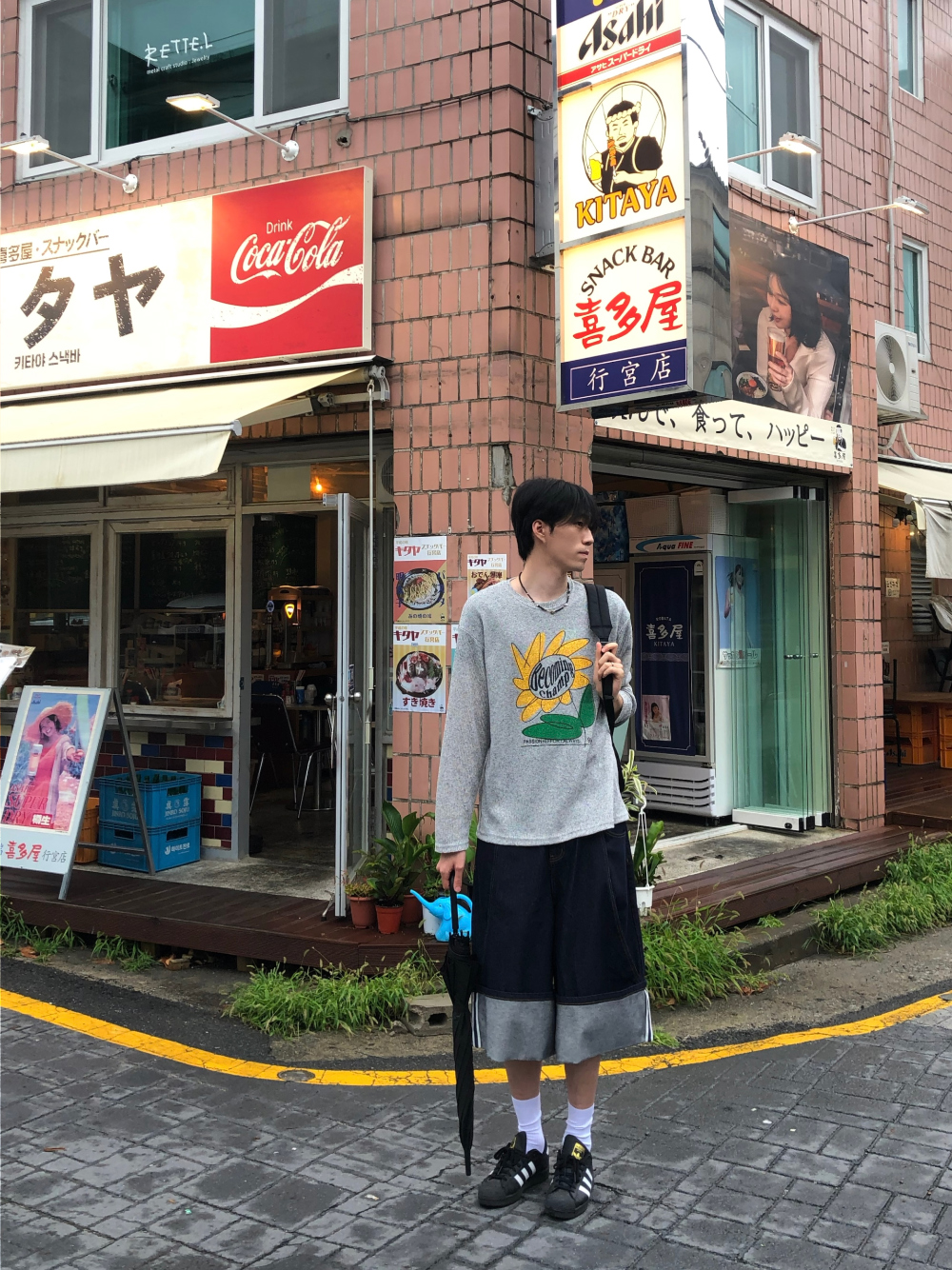 반바지 모델 착용 이미지-S2L8