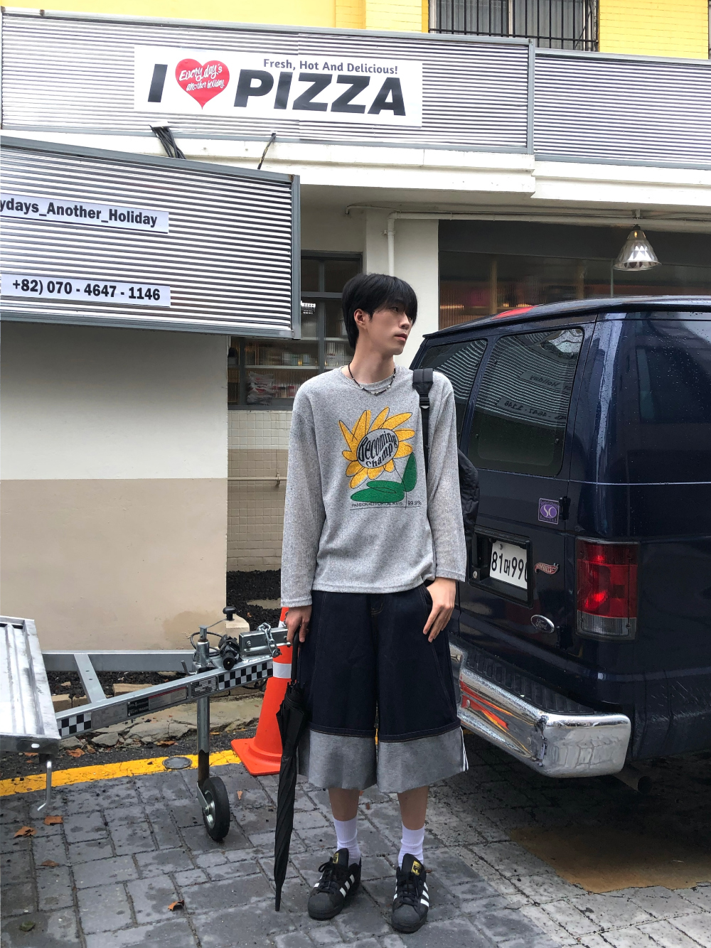 반바지 모델 착용 이미지-S2L17