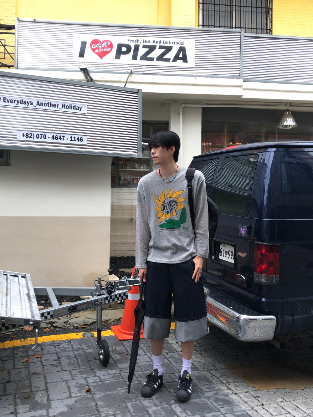 반바지 모델 착용 이미지-S2L13