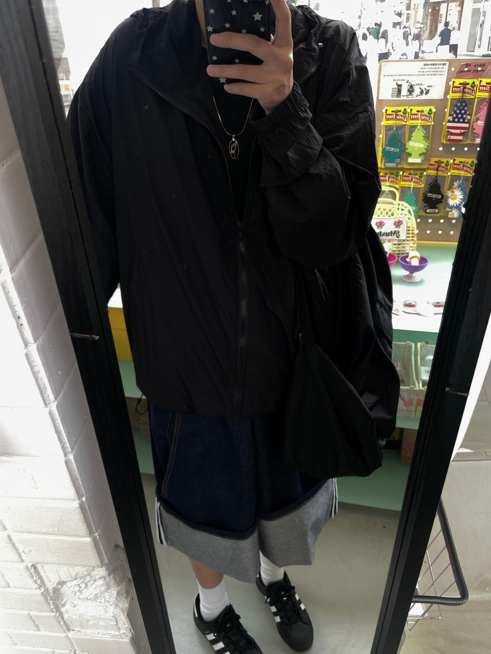 반바지 모델 착용 이미지-S2L23