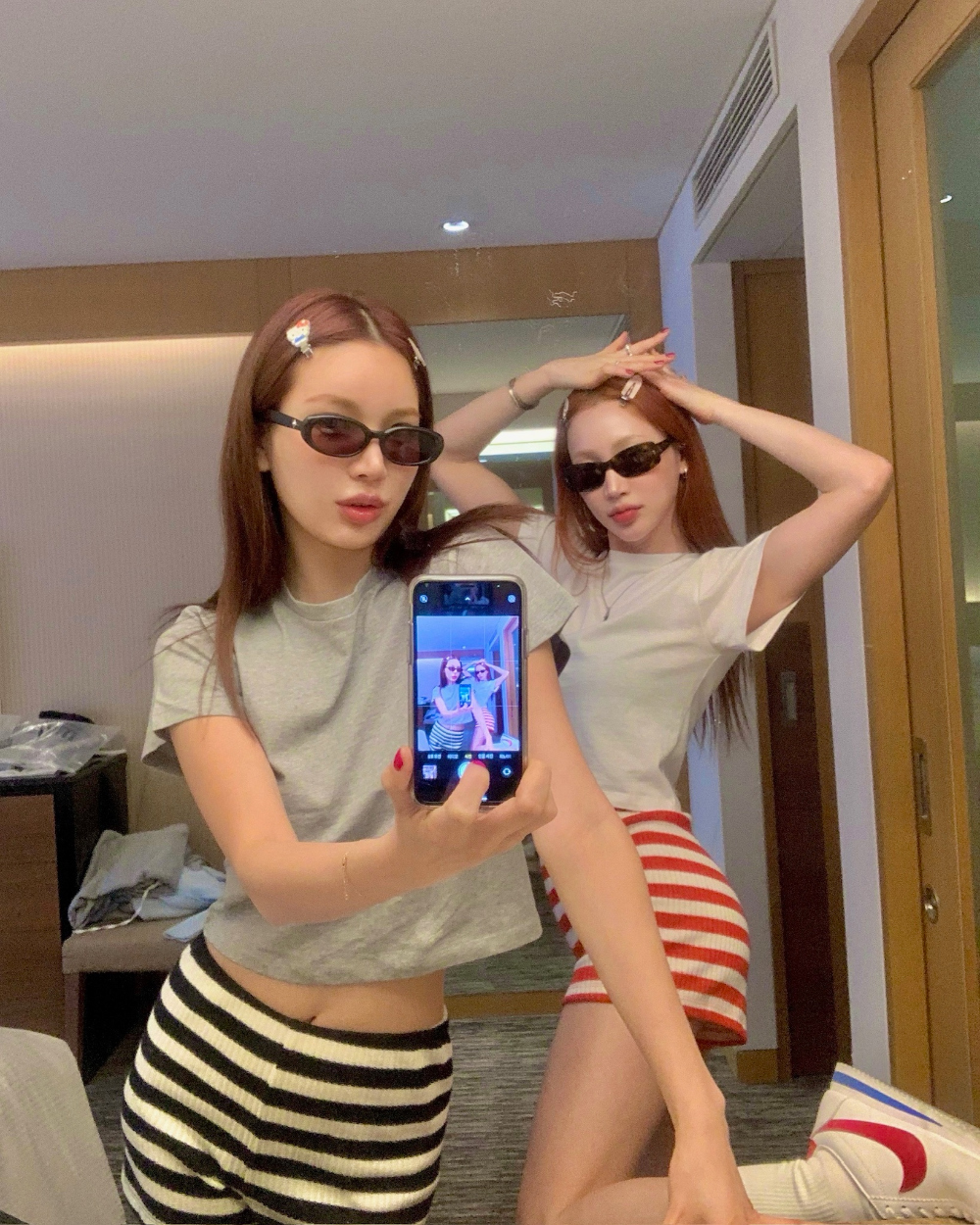 반팔 티셔츠 모델 착용 이미지-S13L1