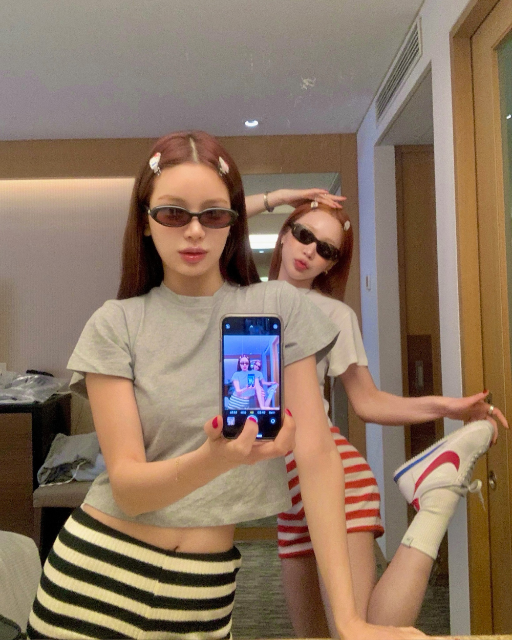 반팔 티셔츠 모델 착용 이미지-S13L2