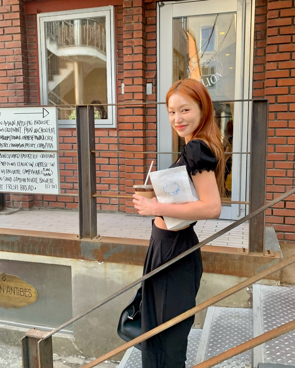 반팔 티셔츠 모델 착용 이미지-S13L7