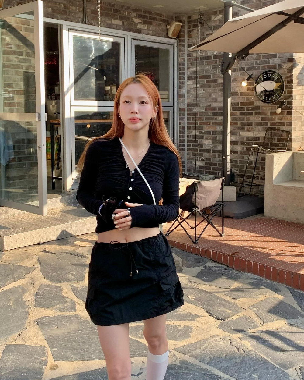 미니 스커트 모델 착용 이미지-S13L7