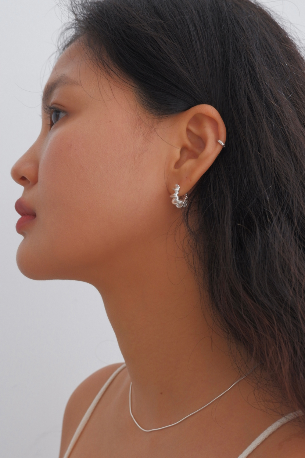 악세사리 모델 착용 이미지-S28L2