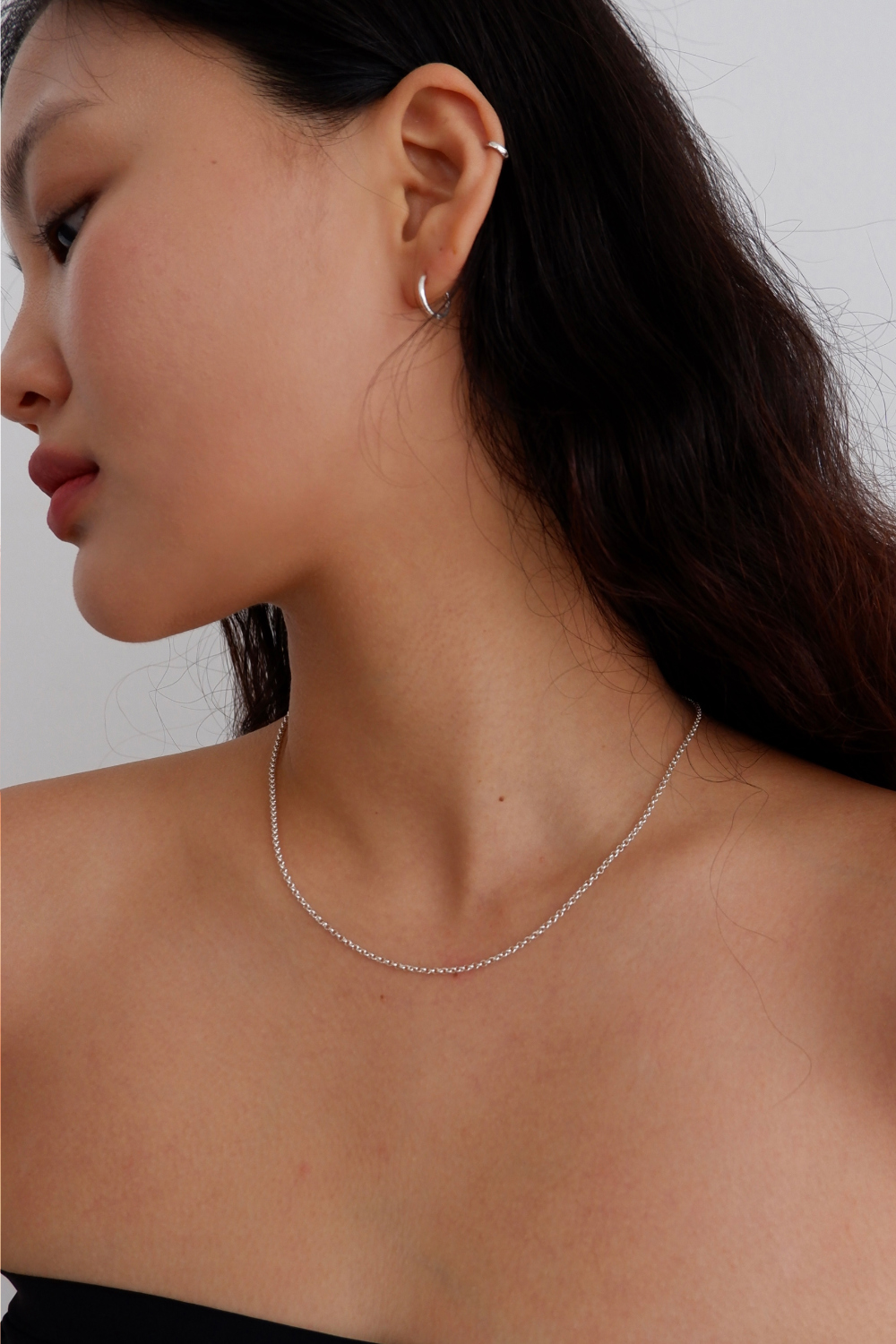 악세사리 모델 착용 이미지-S26L2