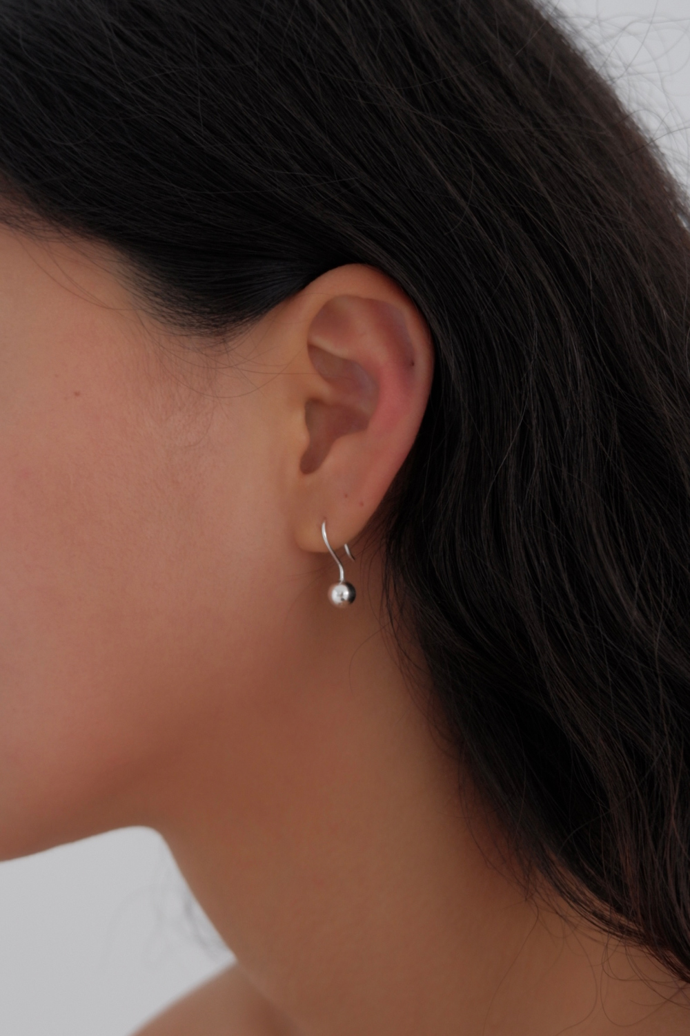 악세사리 모델 착용 이미지-S24L4