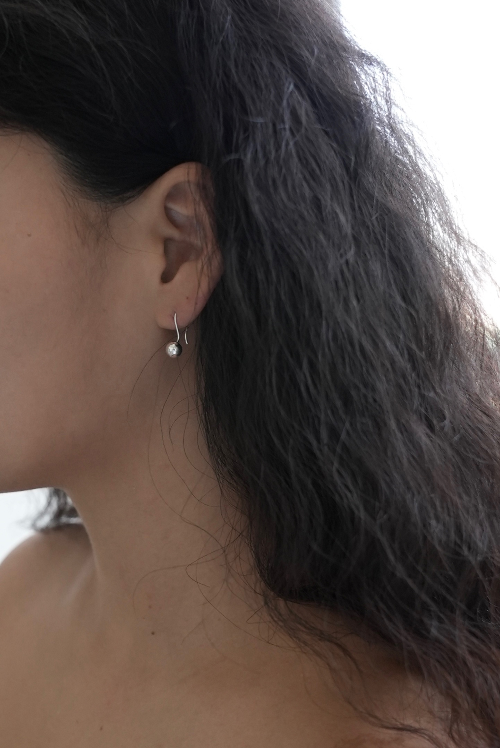 악세사리 모델 착용 이미지-S25L1