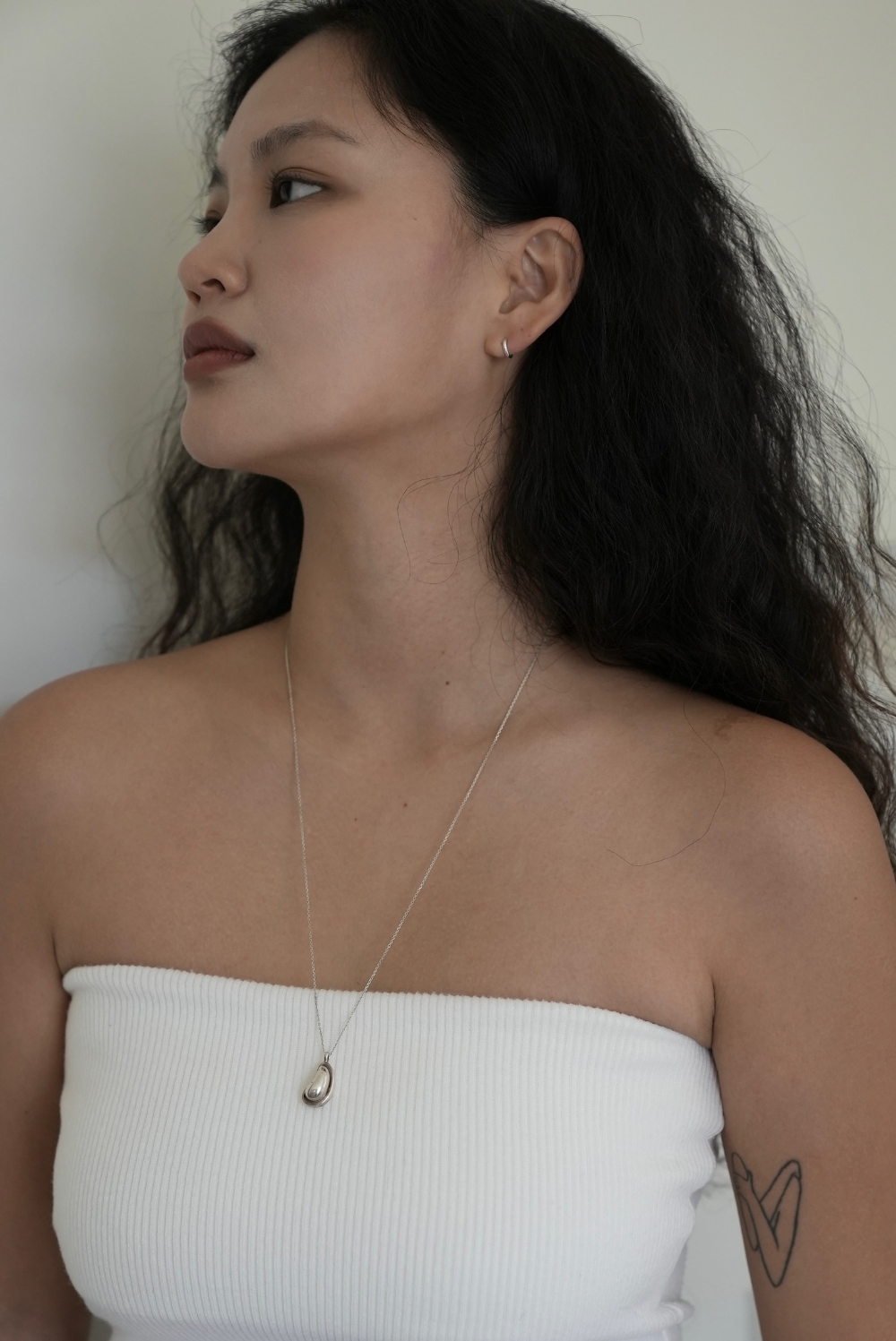 악세사리 모델 착용 이미지-S32L7