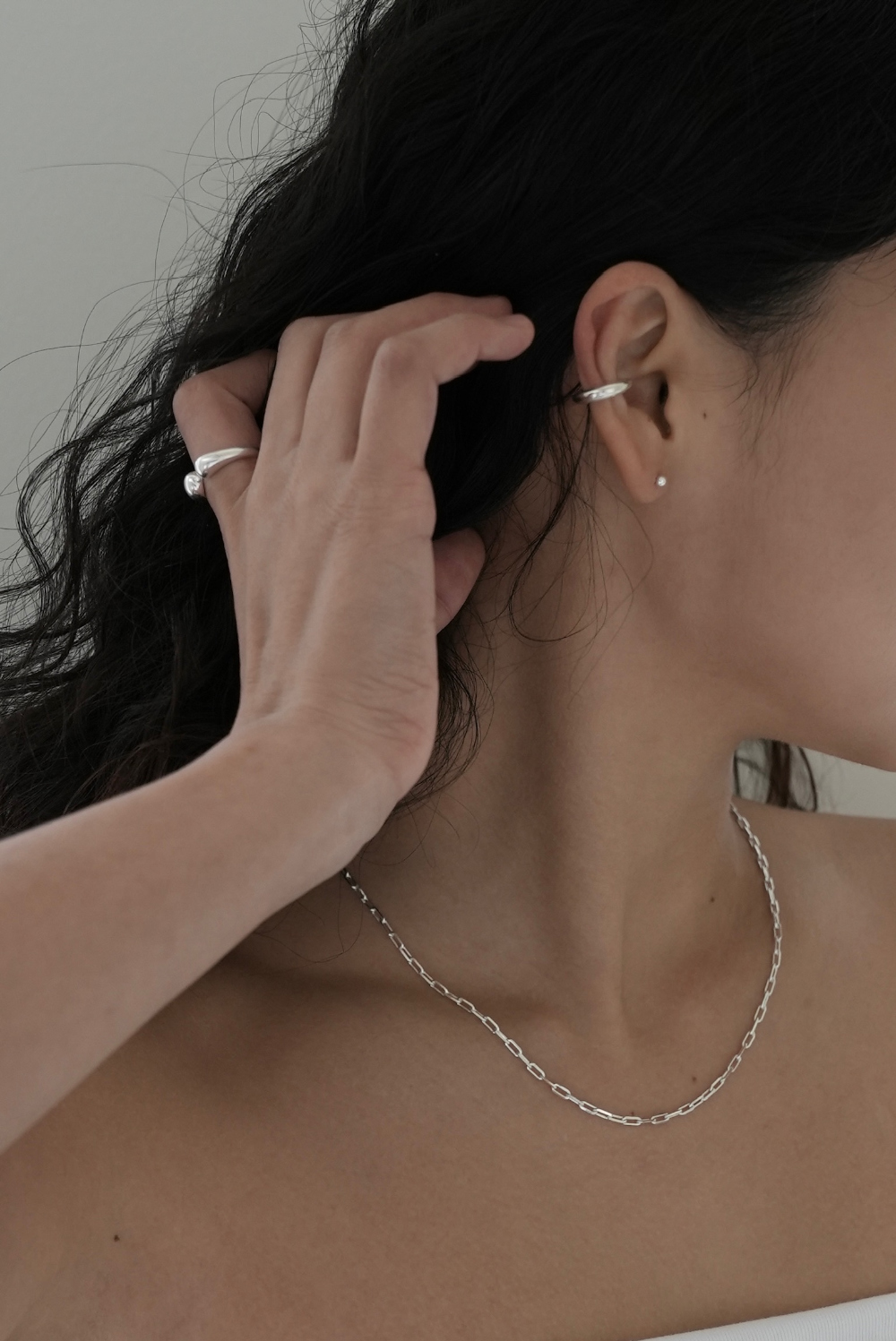 악세사리 모델 착용 이미지-S48L3