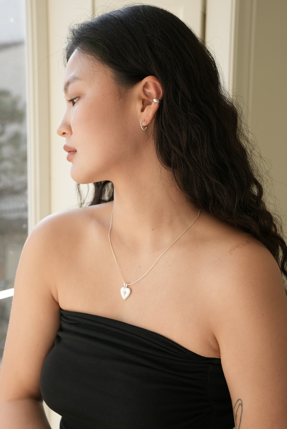 악세사리 모델 착용 이미지-S38L5