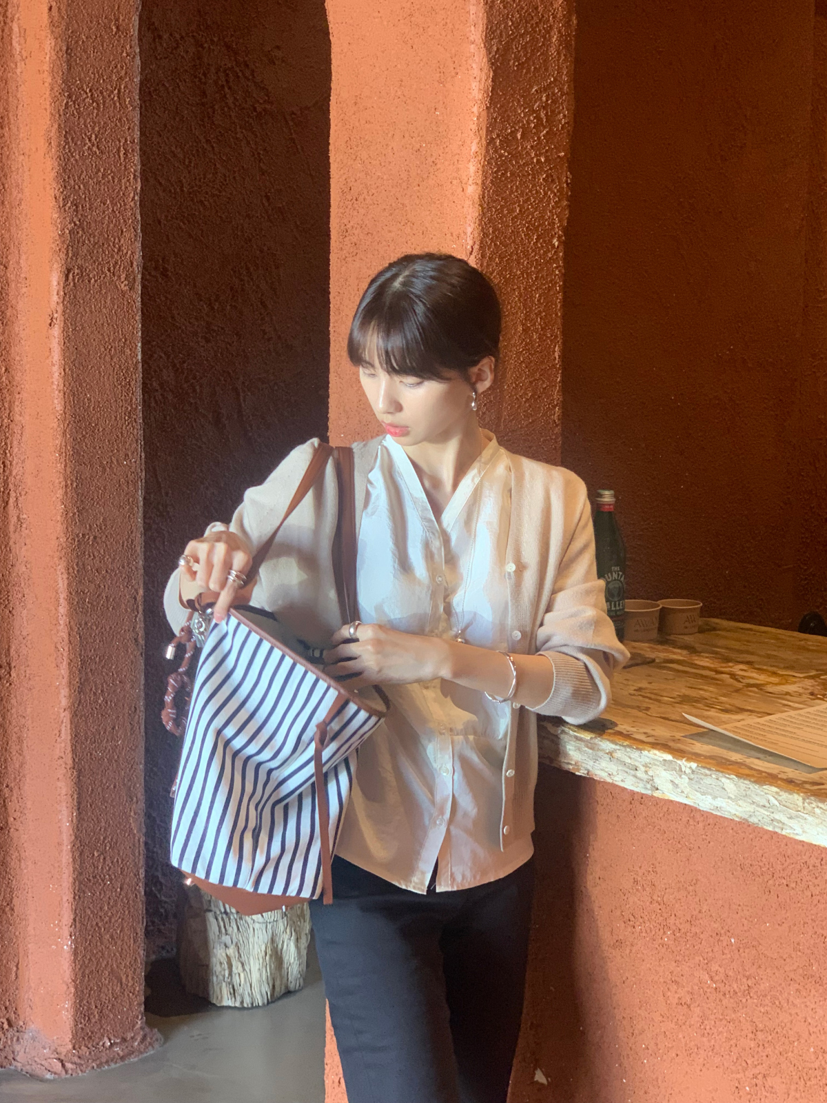 ブラウス モデル画像-S4L116