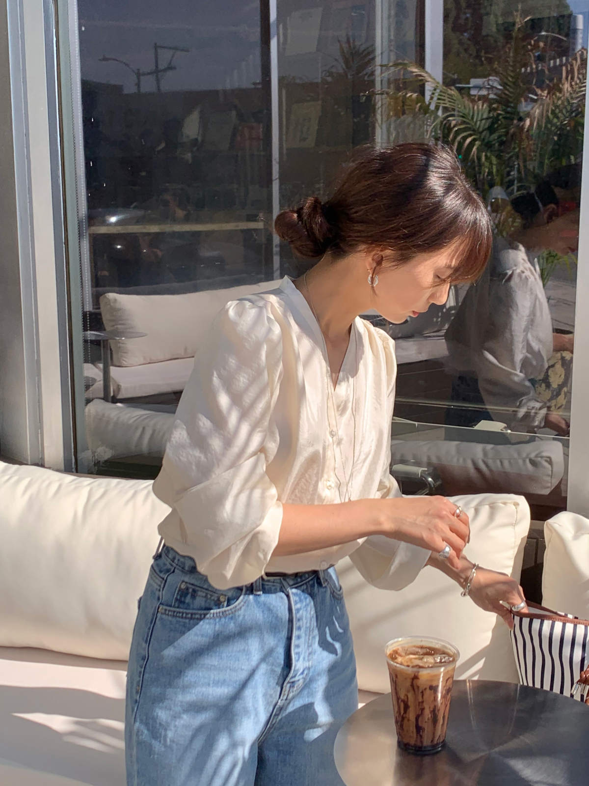 ブラウス モデル画像-S4L45