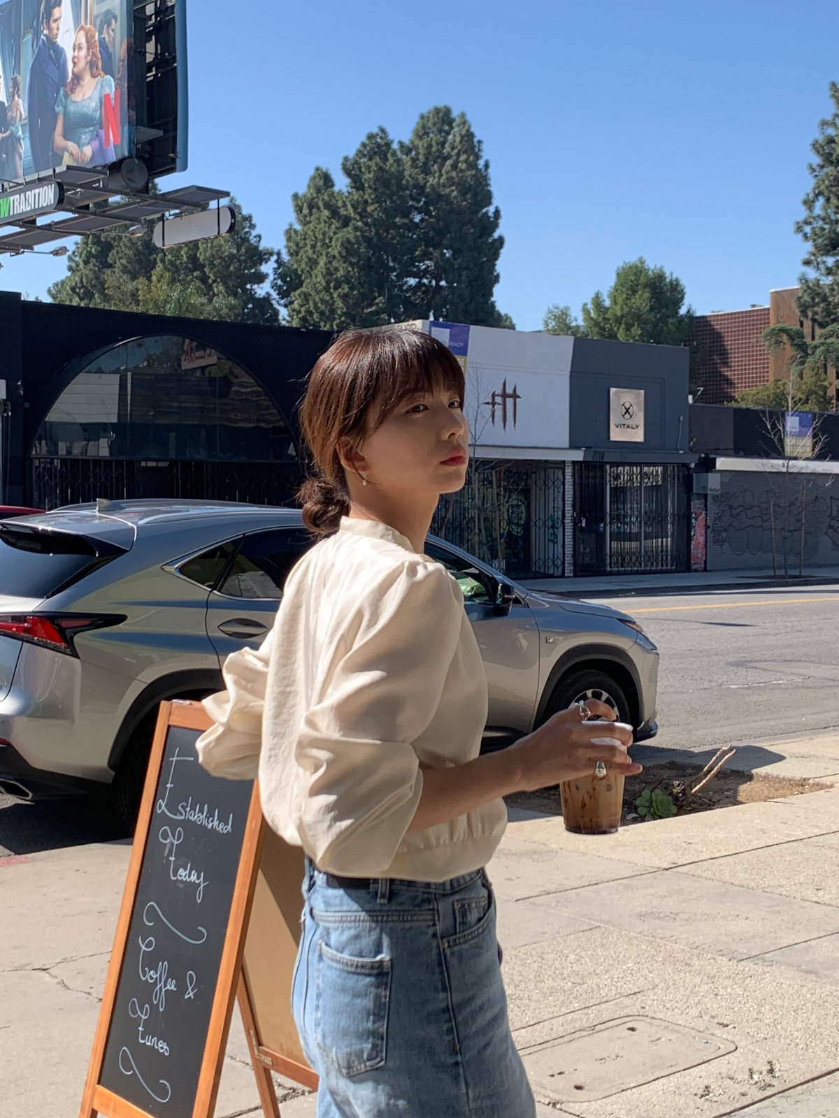 ブラウス モデル画像-S4L74