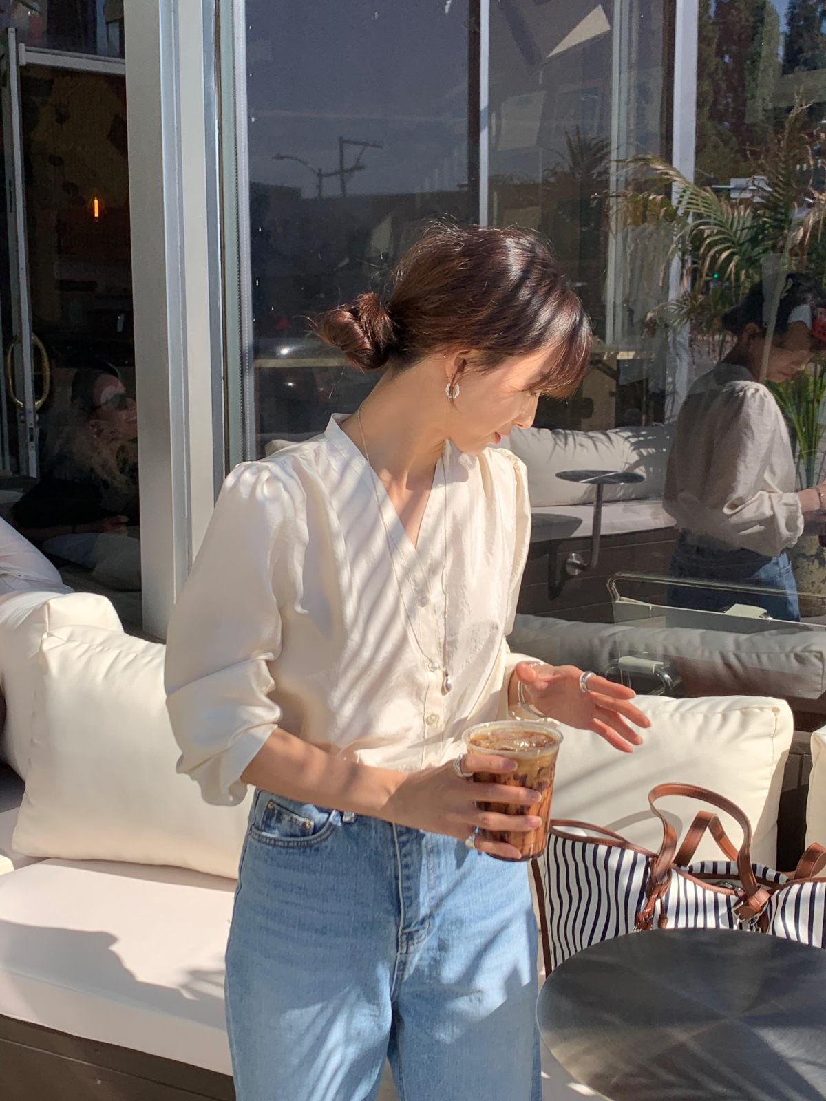 ブラウス モデル画像-S4L47