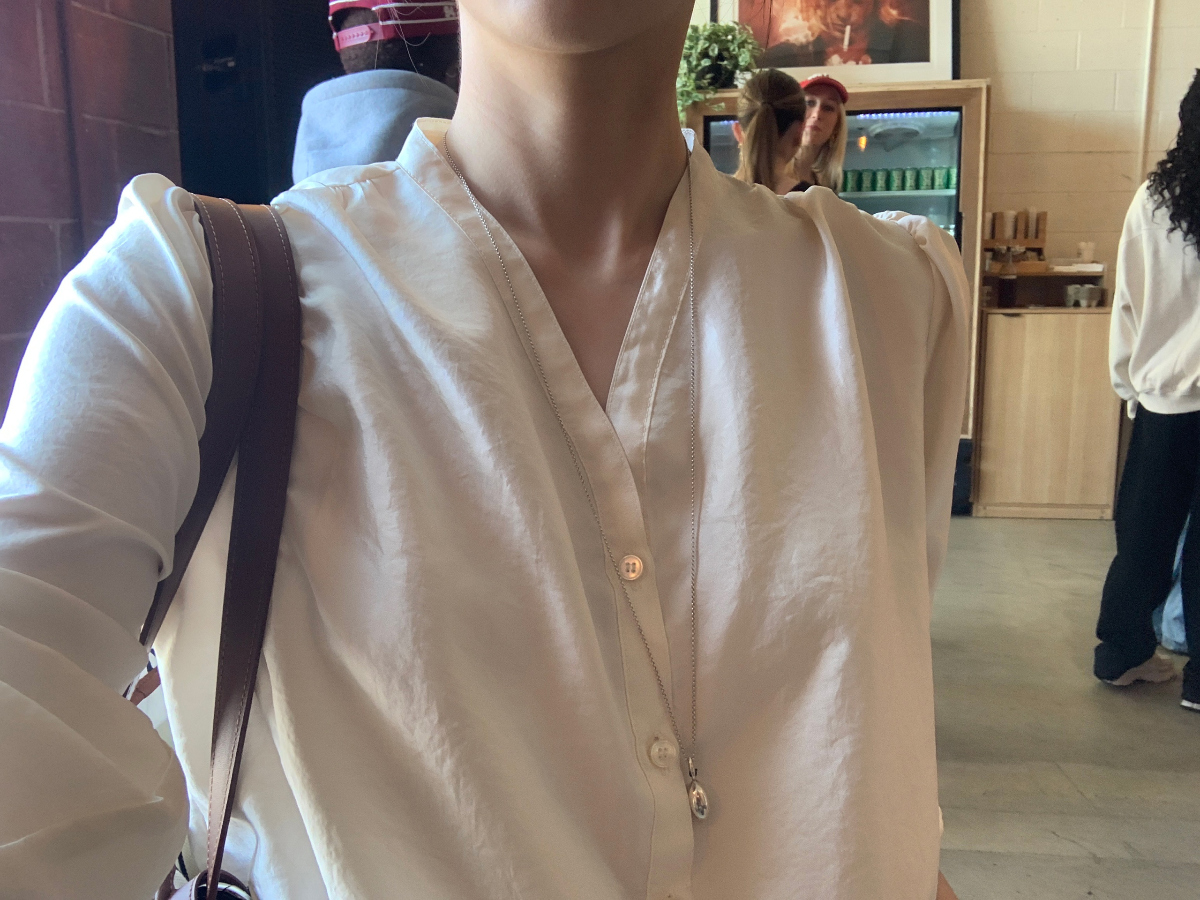 ブラウス モデル画像-S4L23