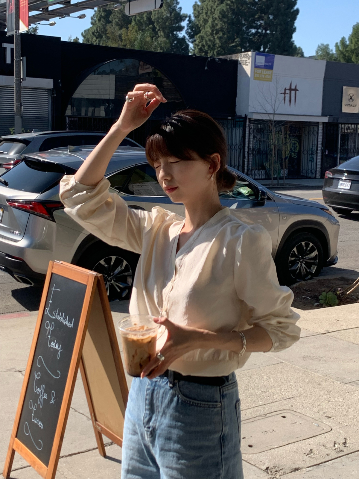 ブラウス モデル画像-S4L8