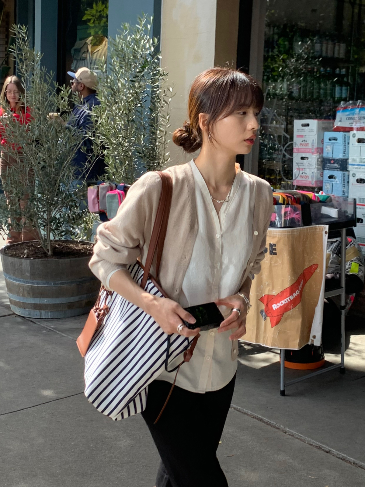 ブラウス モデル画像-S4L85