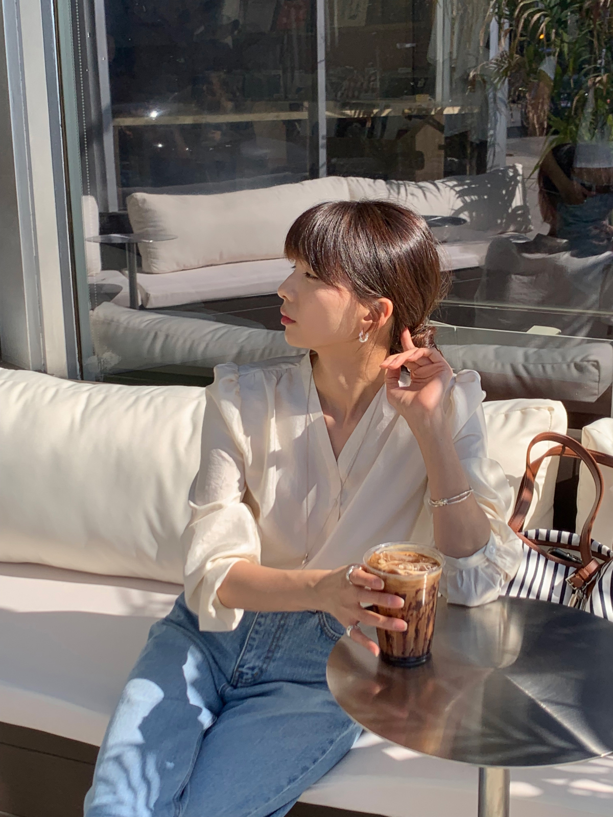 ブラウス モデル画像-S4L49