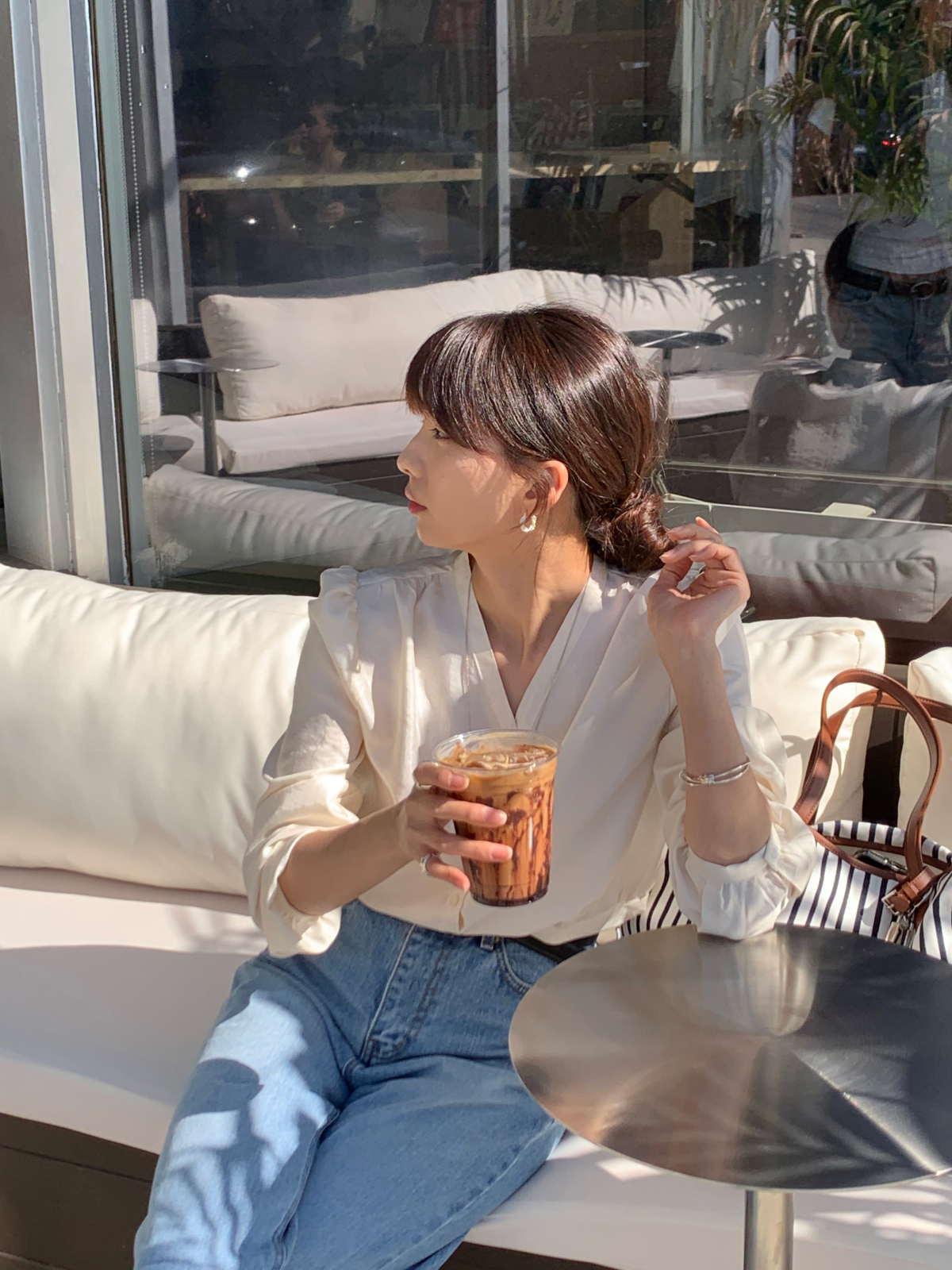 ブラウス モデル画像-S4L51