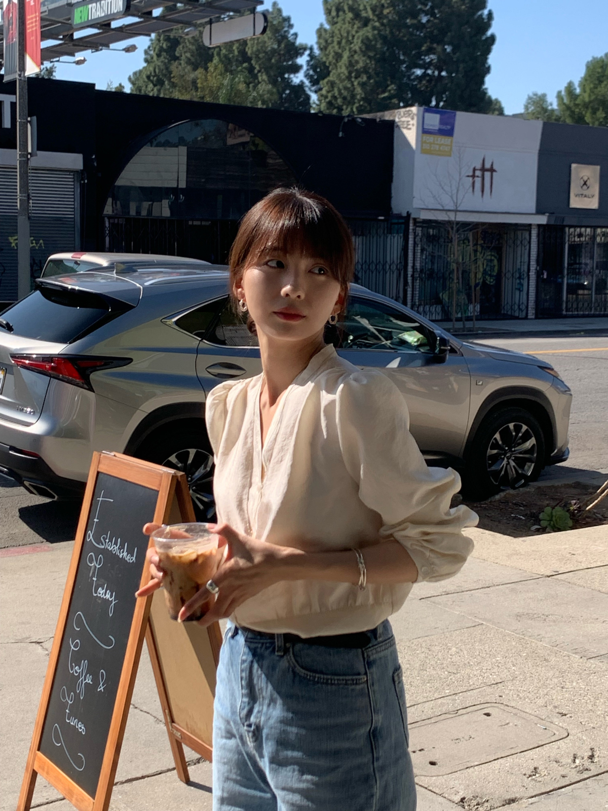 ブラウス モデル画像-S4L11