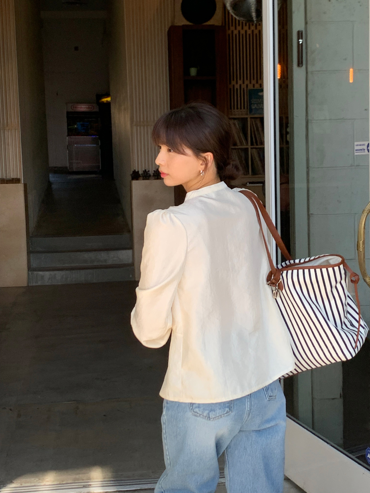 ブラウス モデル画像-S4L28