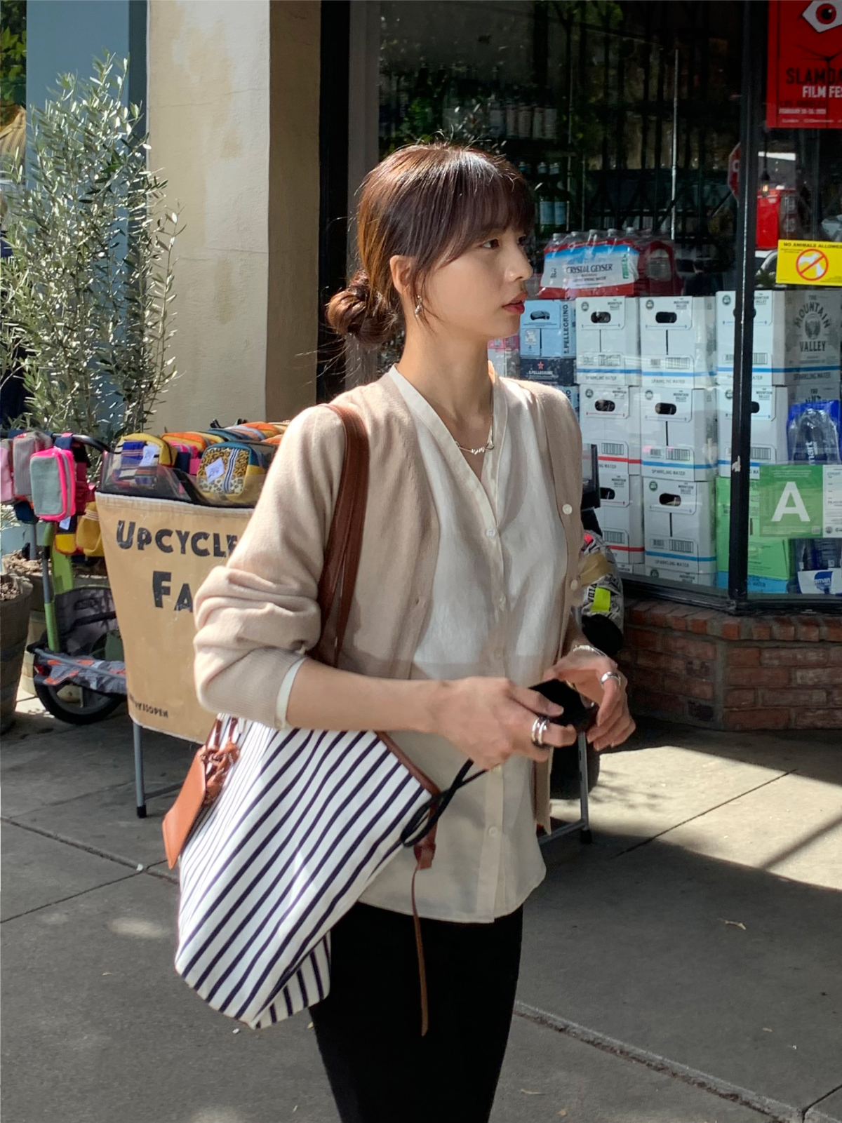 ブラウス モデル画像-S4L93