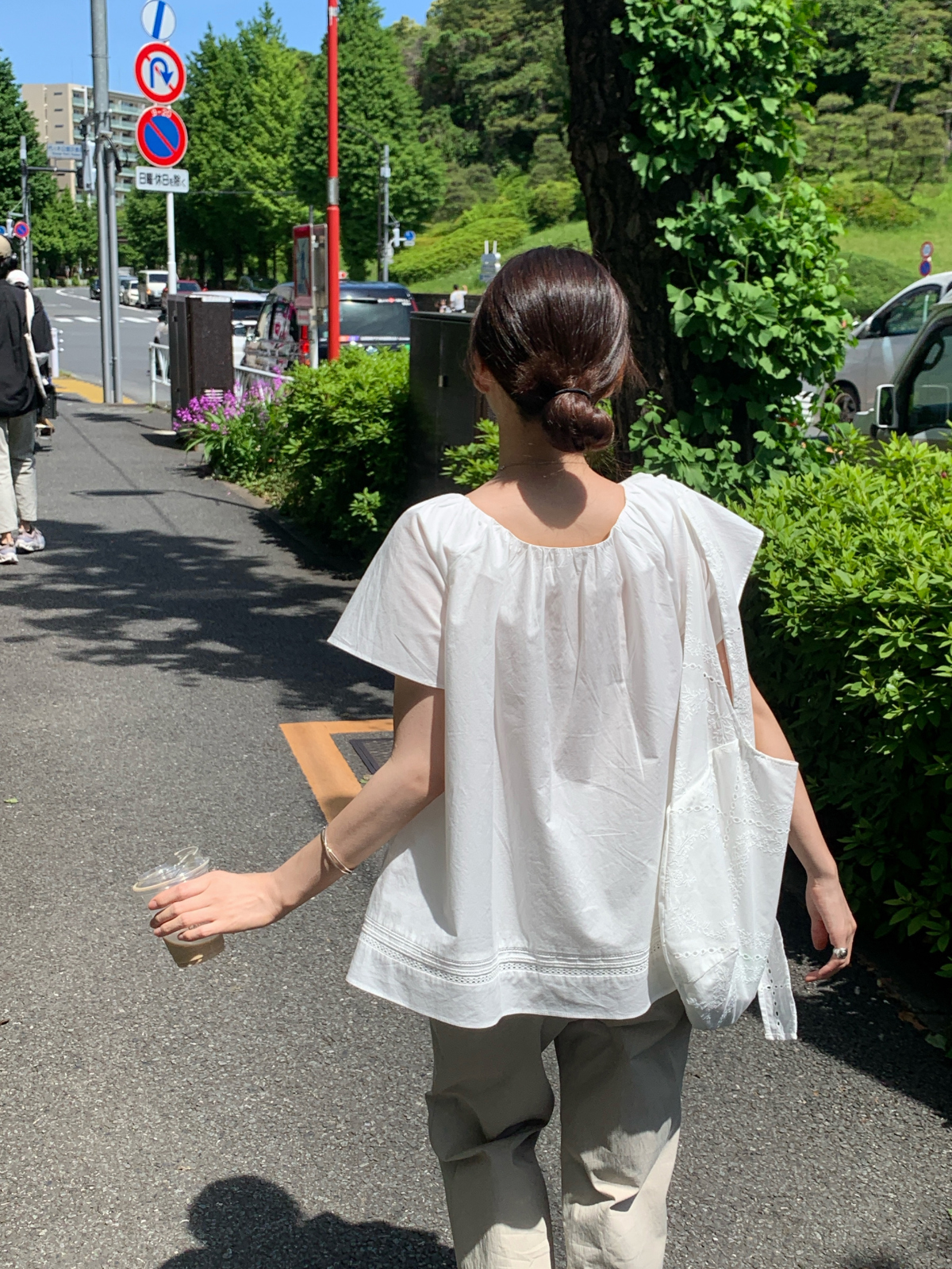 パンツ モデル画像-S4L42