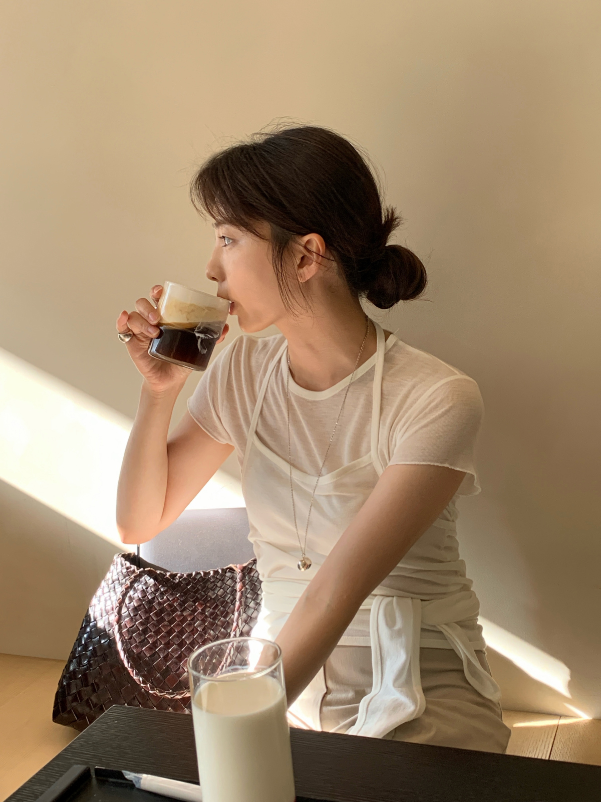 パンツ モデル画像-S7L4