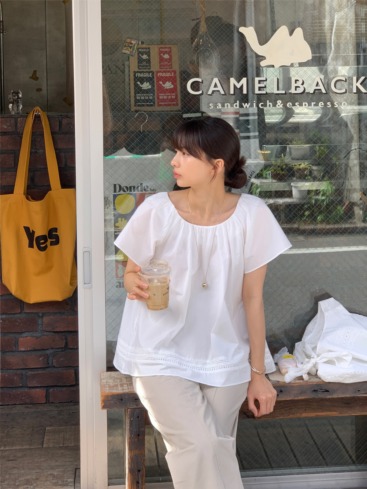 パンツ モデル画像-S4L16