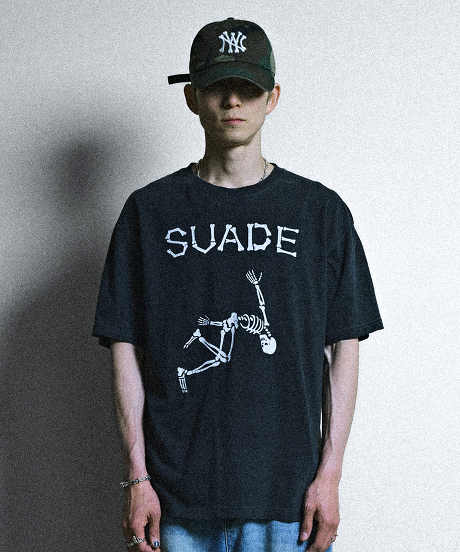 【SUADE】JUMPING SKULL TEE ★韓国人気★ 追跡付 SUADE】JUMPING SKULL TEE ☆韓国人気☆ 追跡付