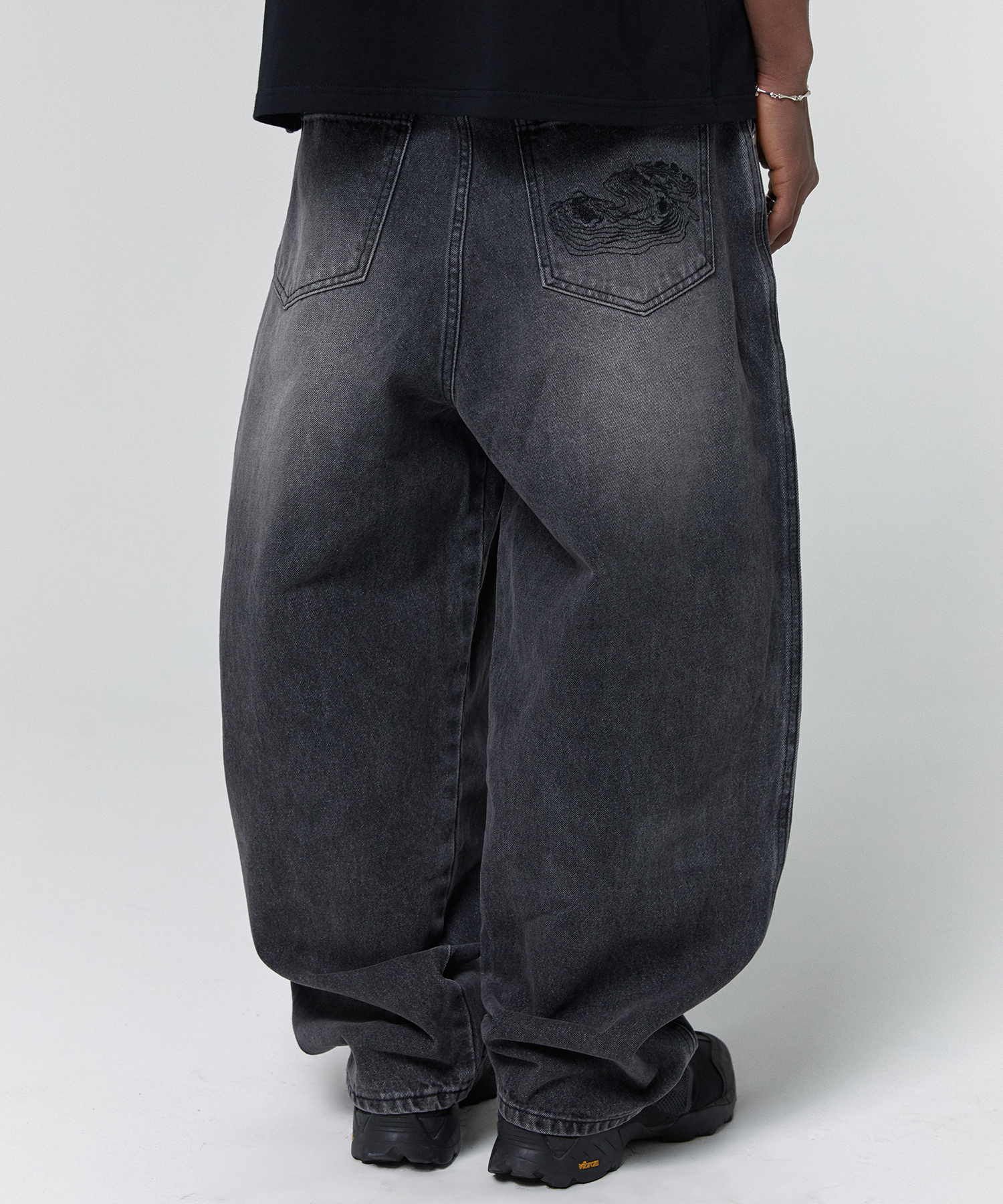 suade CURVED FLARE DENIM RAW INDIGO CURVED FLARE DENIM [BLUE]